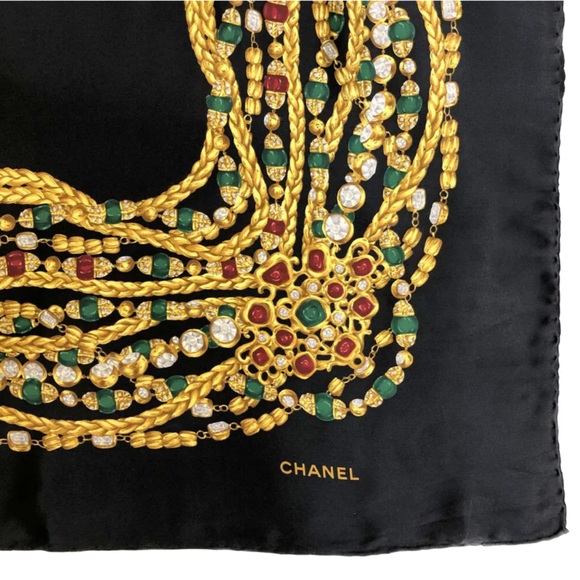 ✨🛍️ Chanel Black Jewelry Pattern Silk Scarf - Picture 5 of 7
